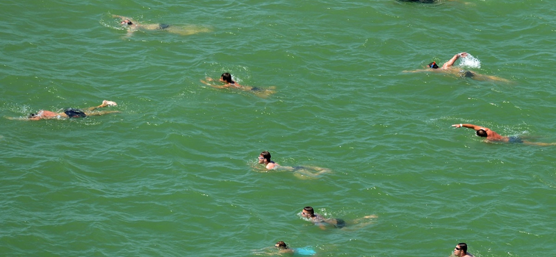 Balaton-átúszás: Mégis, mi kerül ezen ennyibe?