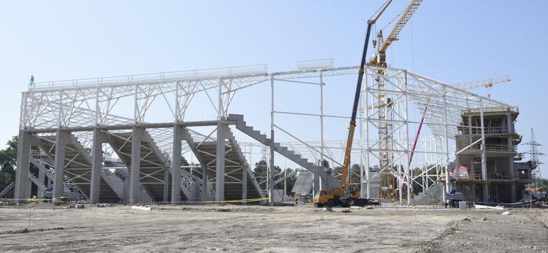 Két fideszes képviselő besegítene a stadionépítésekbe