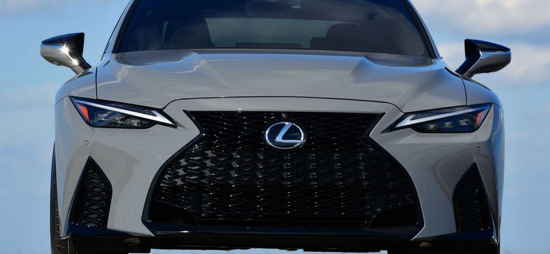 Inkognitóban: 479 lóerős szívó V8-as új Lexus érkezett