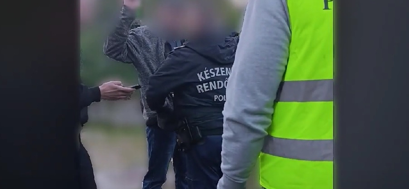 Magát titkos ügynöknek kiadva akart pénzt kicsikarni két férfi egy kiutasítástól tartó külfölditől