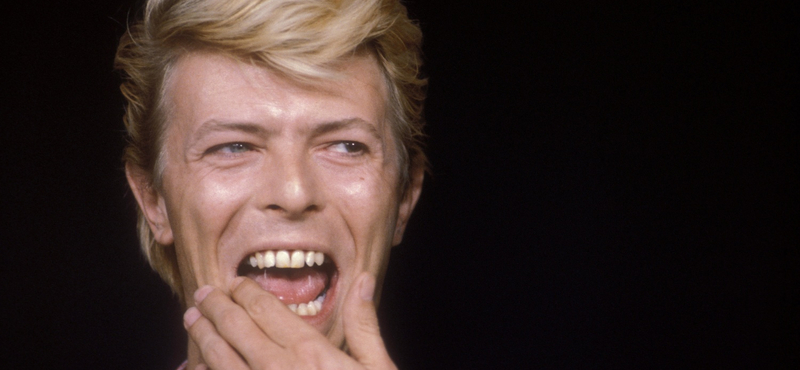 Árverésen kelt el David Bowie luxusautója – fotó