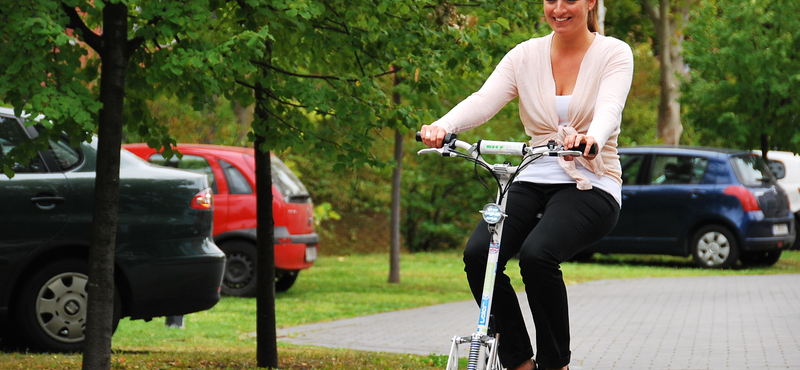 Száguldás jogsi nélkül: városban teszteltük az elektromos rollert