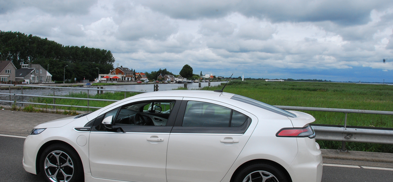 Opel Ampera teszt: fenébe a benzinárral