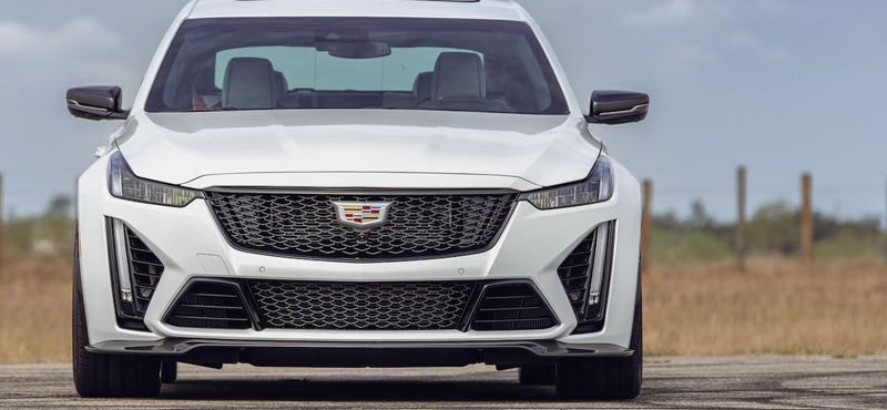 A világ legerősebb tisztán benzines luxusszedánja: 1000 lóerős V8 az új Cadillacben