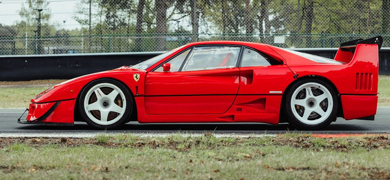 A normál Ferrari F40-nél sokkal durvább verseny verziót kínálnak eladásra