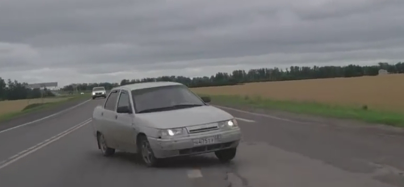 Ennél rosszabb manővert keresve sem lehetne találni – videó