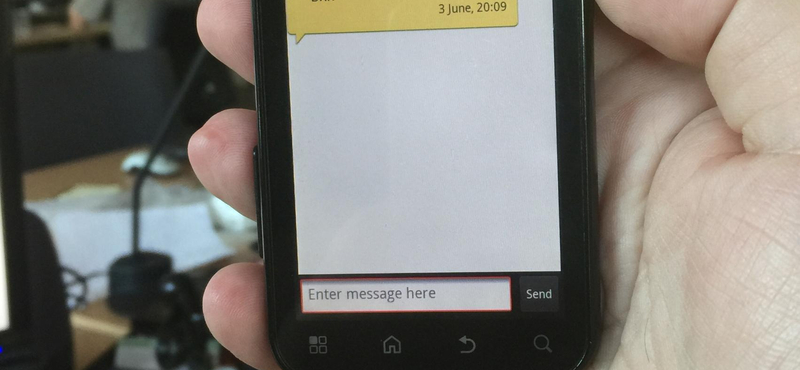 Azt tudta, hogy nem Magyarországról kapott sms-sel aktivál a Bubi?