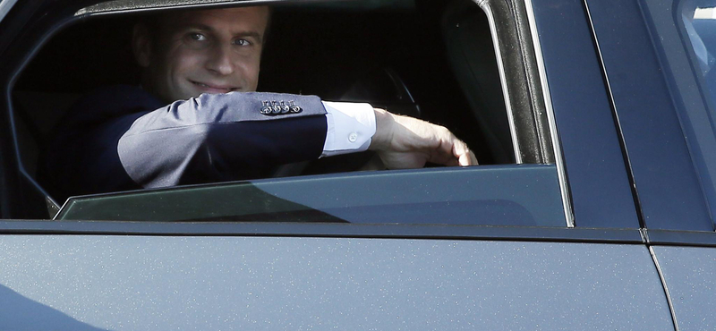 Macron már ki is rakta a kormányból egy miniszterét