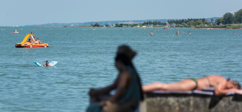 Nagyon sok foszfor kerül a Balatonba az emberi vizelettel, de már tudják, mi hozna megoldást