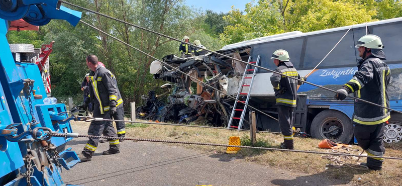 Busztragédia az M7-esen: megszólalt az utazást szervező cég vezetője