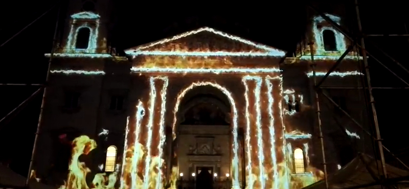 Videó: gigantikus mozivászonná vált a Bazilika a gyásznapon, és fantasztikus volt a fényfestés