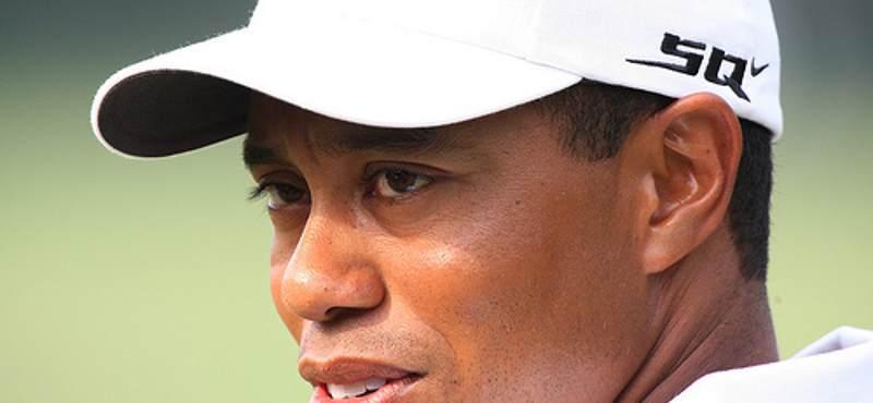 Óriásit bukott Tiger Woods