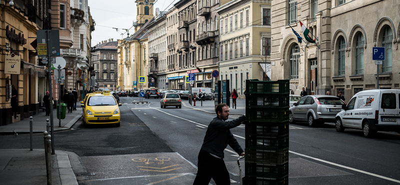 Ingatlancsalásra gyanakodott, kirúgták