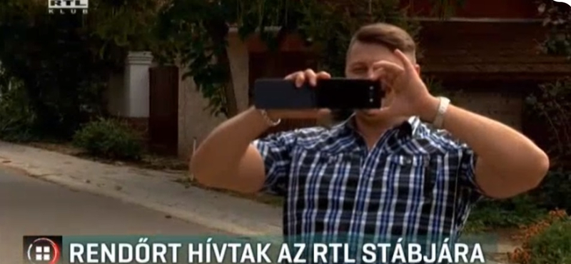 Rendőrt hívtak az RTL Klub stábjára, fideszes fotózta őket