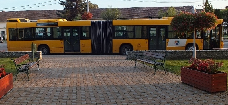 Ecetet öntöttek egy buszsofőr arcába Borsodban