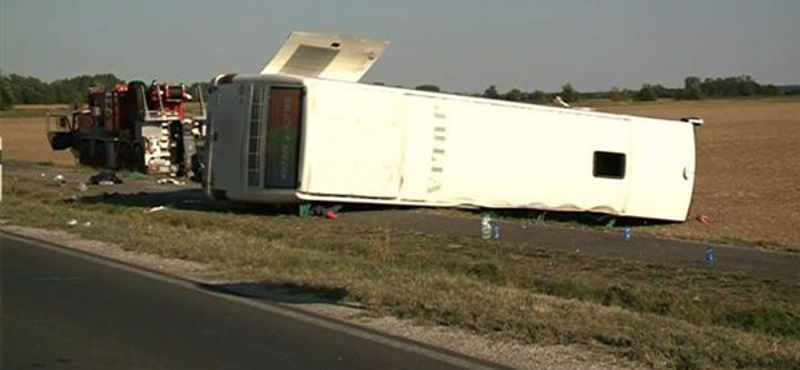 Kosárlabdacsapat buszbalesete: meghalt az edző és a klubigazgató