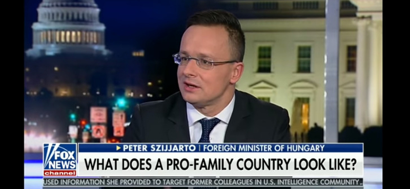 "Megerősíti a középosztályt" – megdicsérte a Fox News a kormány családpolitikáját