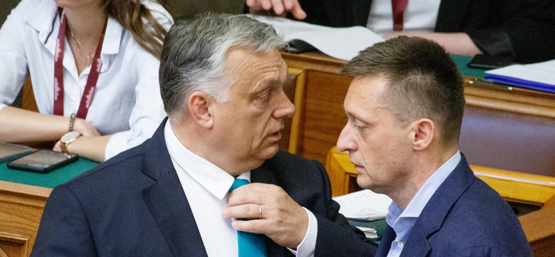 "Tévésorozatokkal nem foglalkozom" - videón, ahogy Orbán és Rogán reagál Magyar Péter állításaira