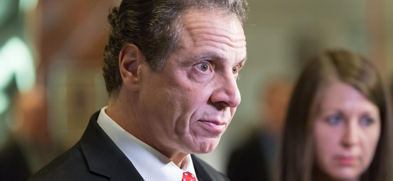 Ejtették a vádat Andrew Cuomo szexuális zaklatásos ügyében