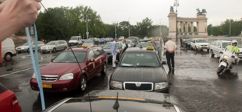 Fix tarifát és taxirendőrséget szeretne az iparkamara