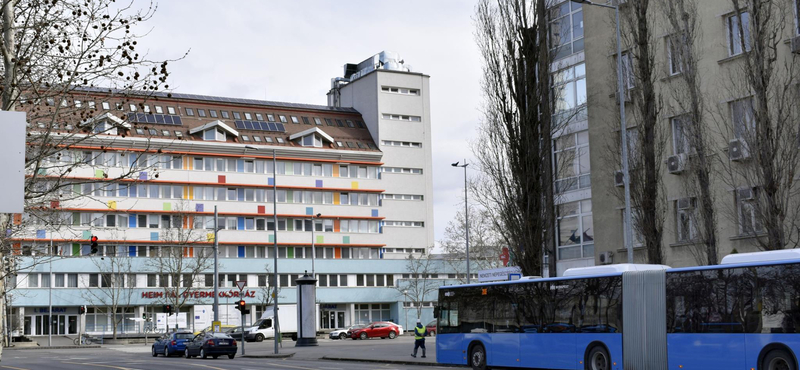 Csecsemőket is fertőz a Covid, egyre több gyerek kerül miatta a Heim Pál kórházba