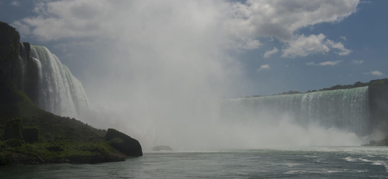 Túlélte egy férfi, hogy lezuhant a Niagara-vízesésről 