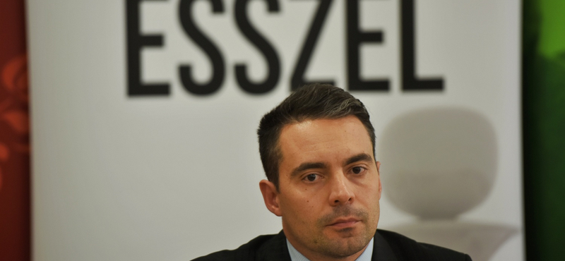 Az "elszabadult önkény" ellen harcol a Jobbik, kiáltványuk angolul is megjelent