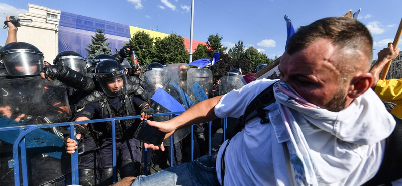 Bocsánatot kért a tüntetőktől a pénteki fellépés miatt a román csendőrség egyik parancsnoka