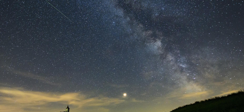 Bámulatos videót rögzített hét éjjellátó kamera: íme a Perseidák meteorraj legjava