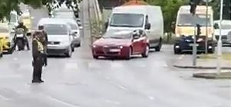 Még a szirénázó mentőt is megállították a türk delegáció miatt – videó