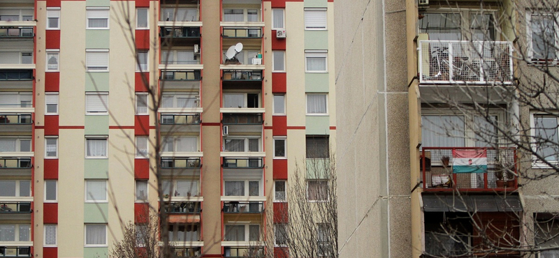 Nagyon menő a panellakás, viszik is, mint a cukrot