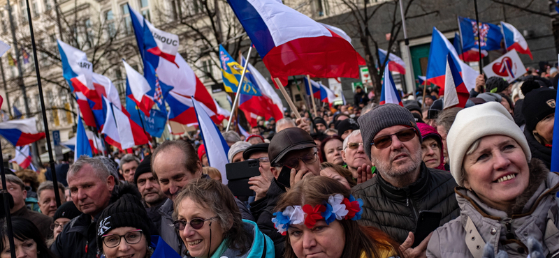 Kormányellenes tüntetést tartottak Prágában