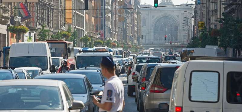 Hétfőtől beszűkül az Astoriánál a Rákóczi út