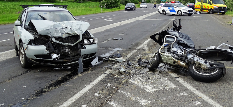 Halálos balesetet szenvedett egy motoros Fegyverneknél