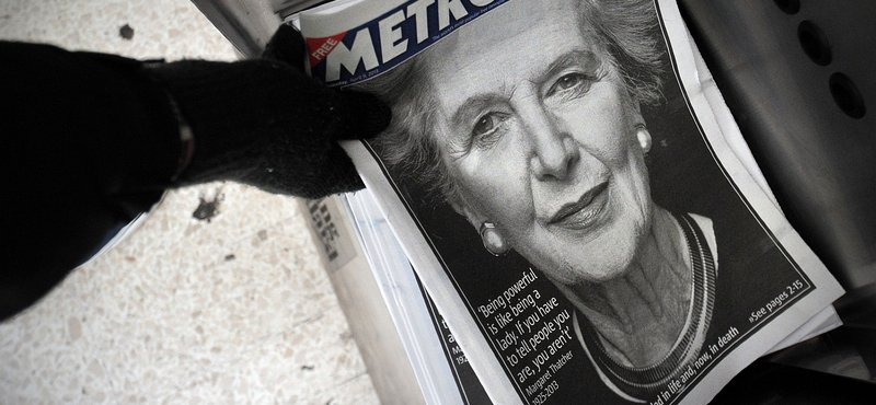 Két órával a felállítása után tojásokkal dobálták meg Margaret Thatcher szobrát