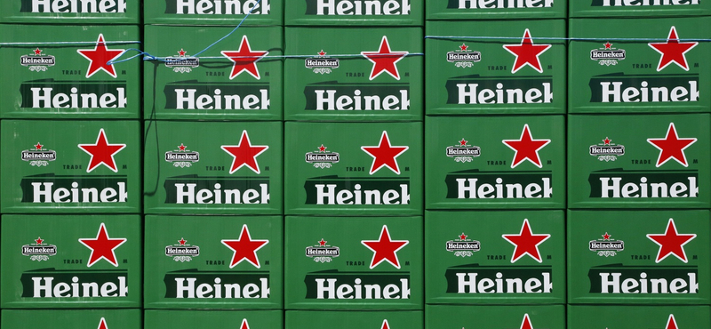 Az olvasónak kínos: a Heineken vezére így alázkodik meg Mészáros lapjában