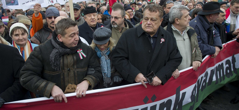 "Orbán lépéskényszerben van" - külföldi lapok Magyarországról