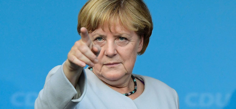 Kemény vádakat szegezett Putyinéknak Merkel