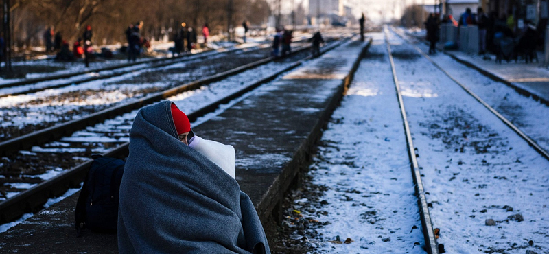 Bekeményít késő estétől a menekülteknek Szlovénia