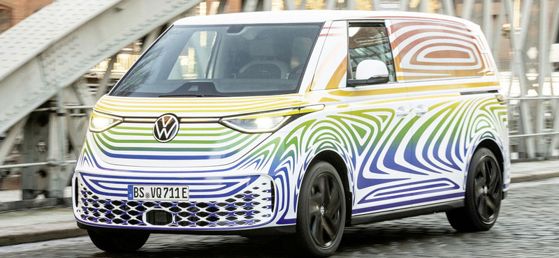 Húszmillió forint körül lehet a Volkswagen elektromos hippibusza