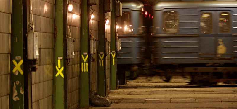 Újra teljes vonalán jár a 2-es metró