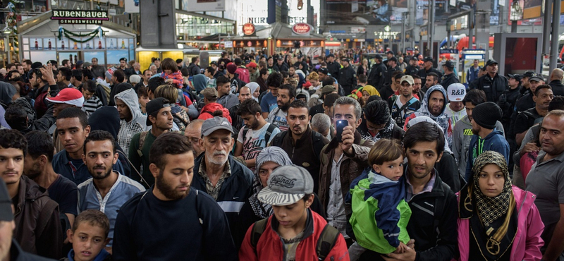 Egyre nehezebb bírnak a menekültáradattal Münchenben