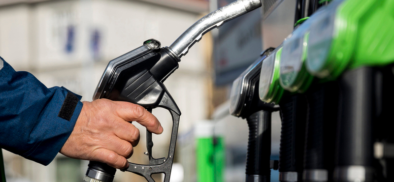 Csökken a benzin ára, de így sem esik be 600 forint alá