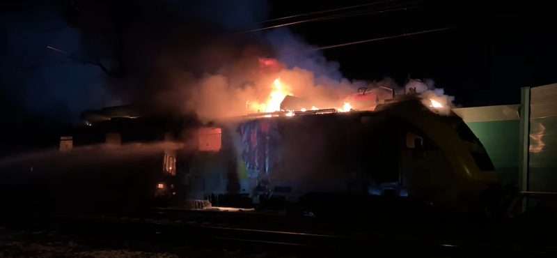 Lángoló szellemmozdonyt üldöztek a német hatóságok több kilométeren át - videó