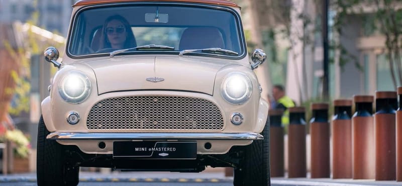 Bőven 50 millió forint felett nyit a retró húrokat pengető új Mini villanyautó