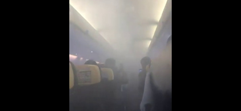 "Meg fogunk halni" – füst és pánik egy Ryanair-gépen