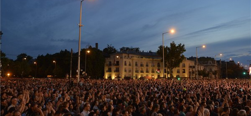 Vége a koncertnek - hősként méltatta Nagy Imrét a Scorpions énekese