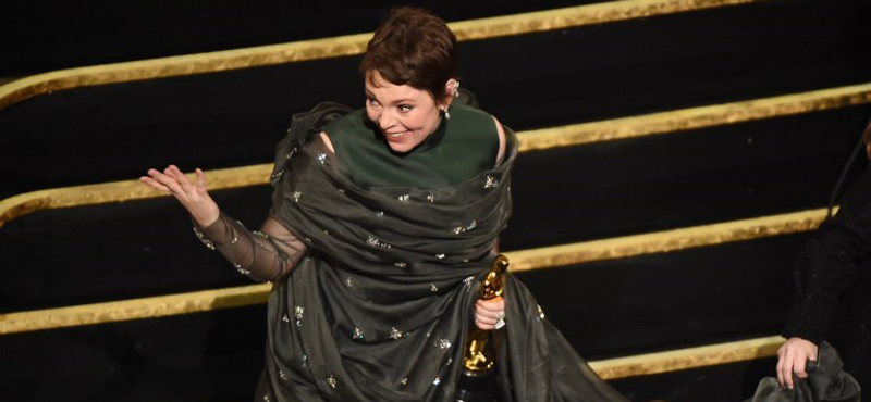 Olivia Colman meghatódottsága és zavara volt az Oscar-gála legimádnivalóbb része