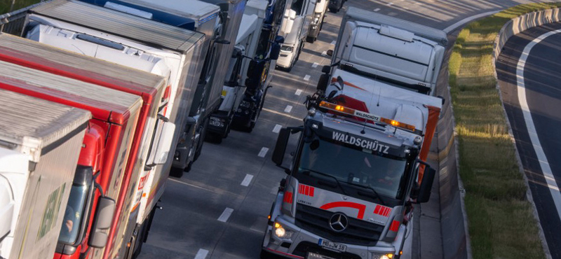 Blokádra készülnek Záhonynál a magyar kamionosok