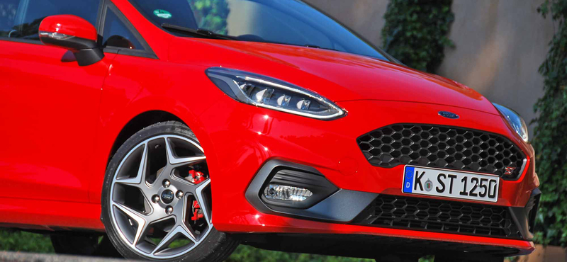 Ez komoly? Itt egy háromhengeres sportkocsi - Ford Fiesta ST menetpróba